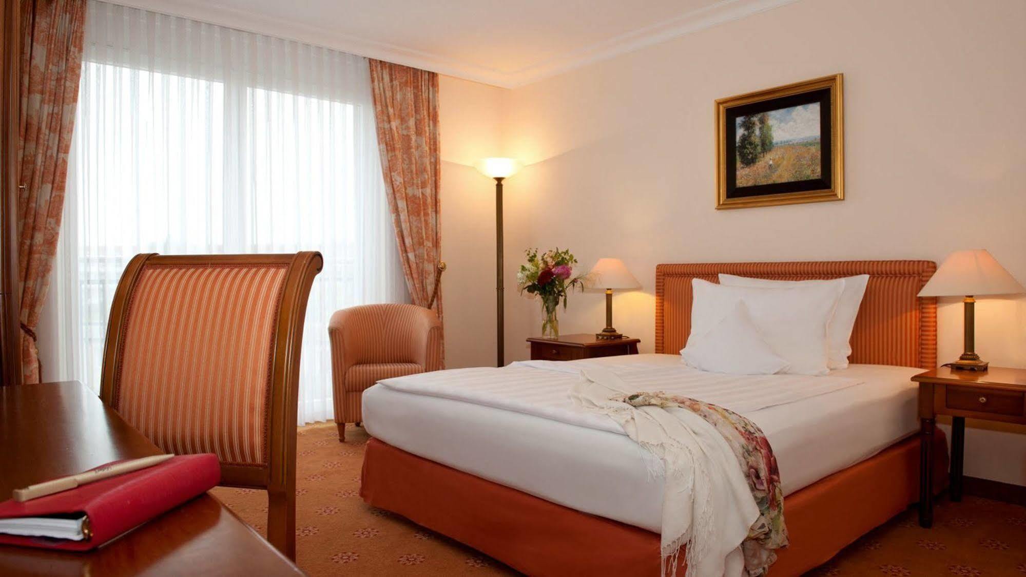 Victor'S Residenz-Hotel Berlin Mitte Екстер'єр фото